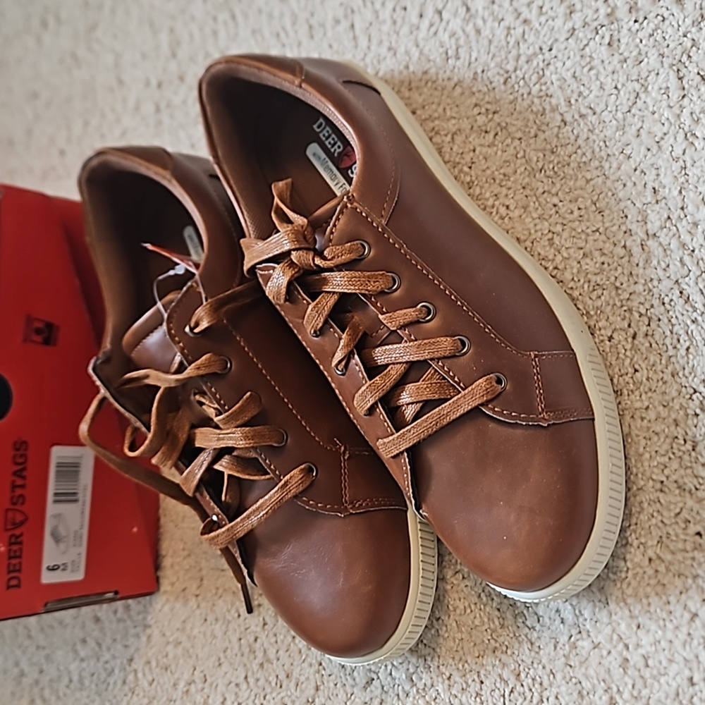 Boys Deer Stags Brand New Dress Sneakers Size 6
